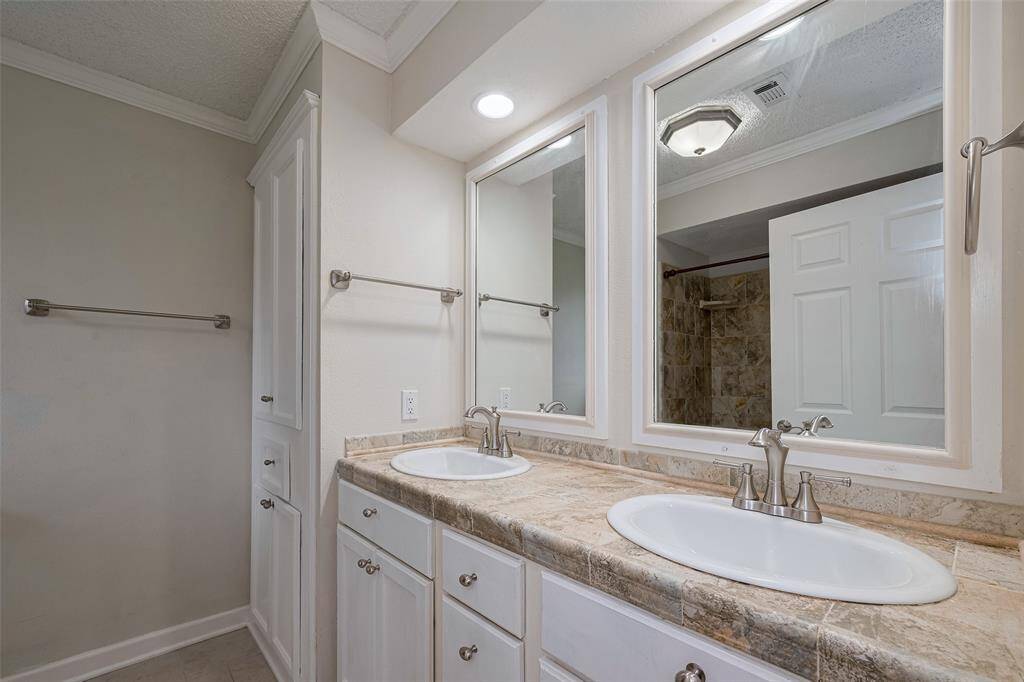 Primary Full Bathroom