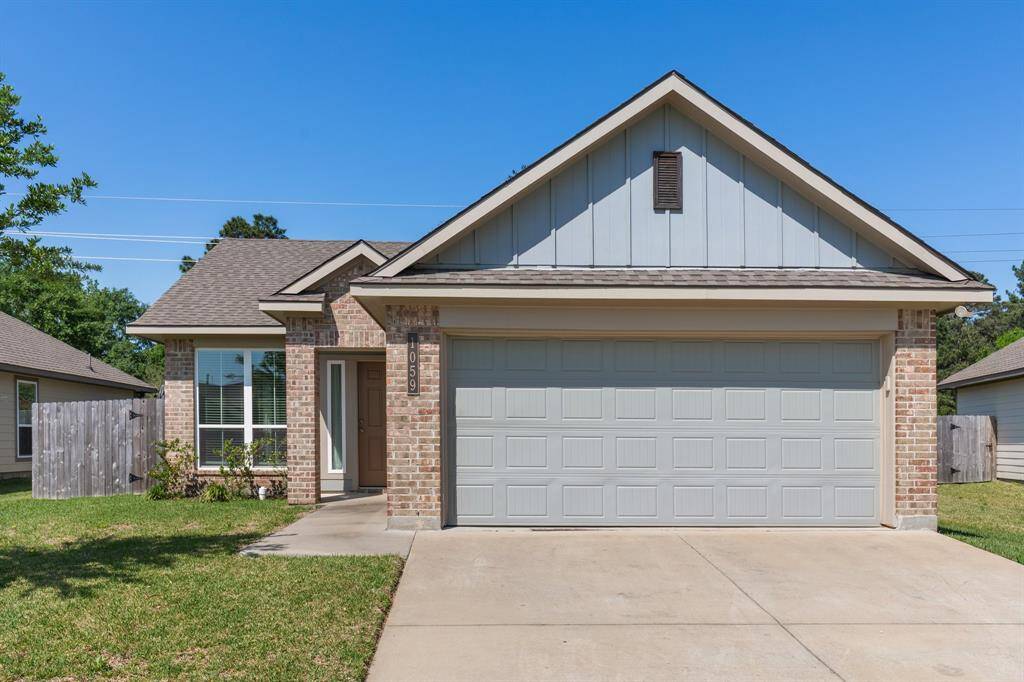 Welcome to 1059 Bending Trail Drive!