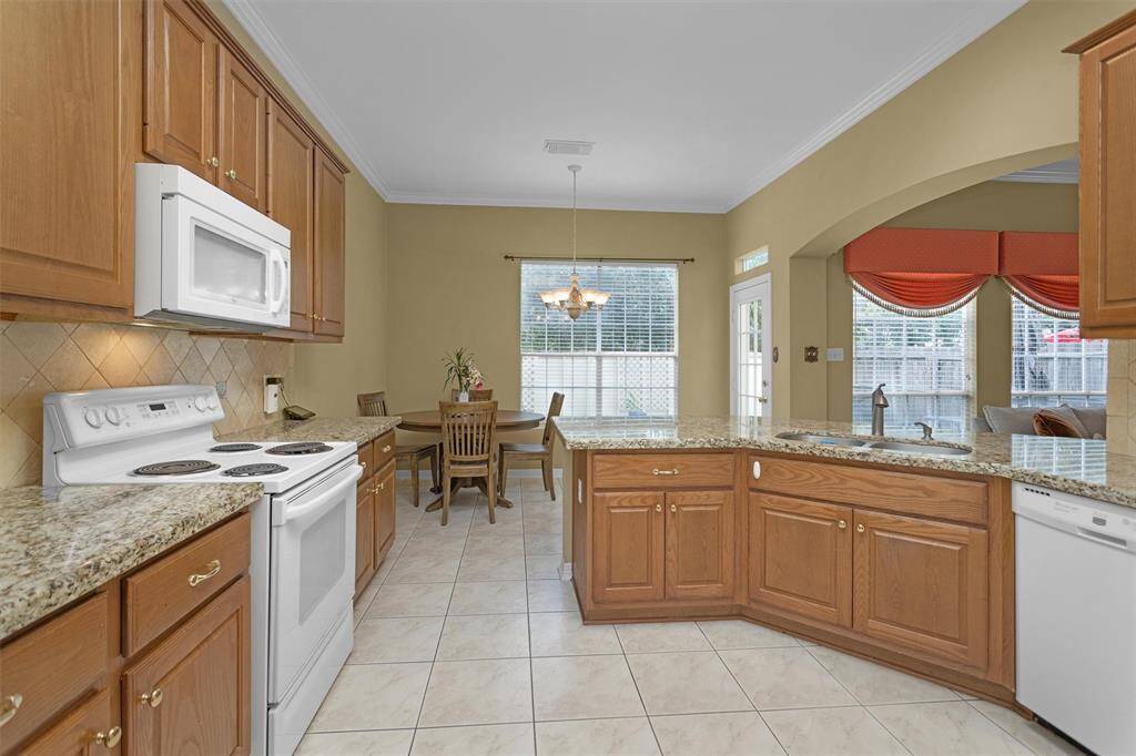 Kitchen with loads of cabinetry