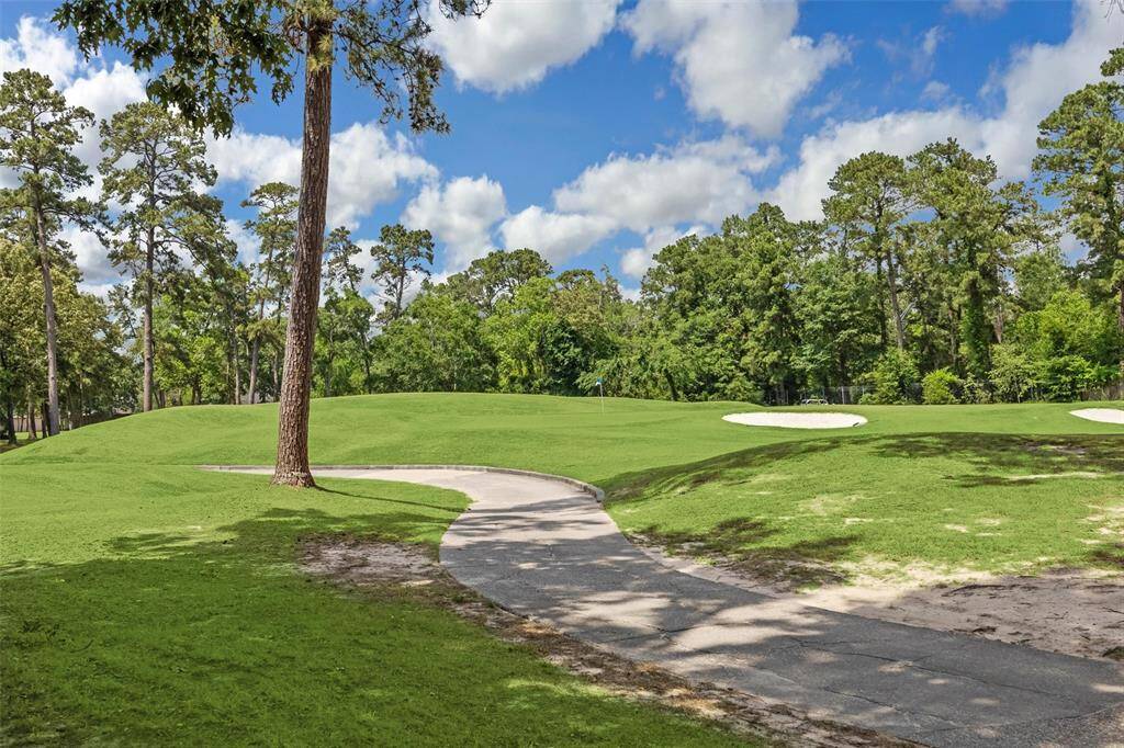 Incredible view of the 14th hole directly from the backyard.