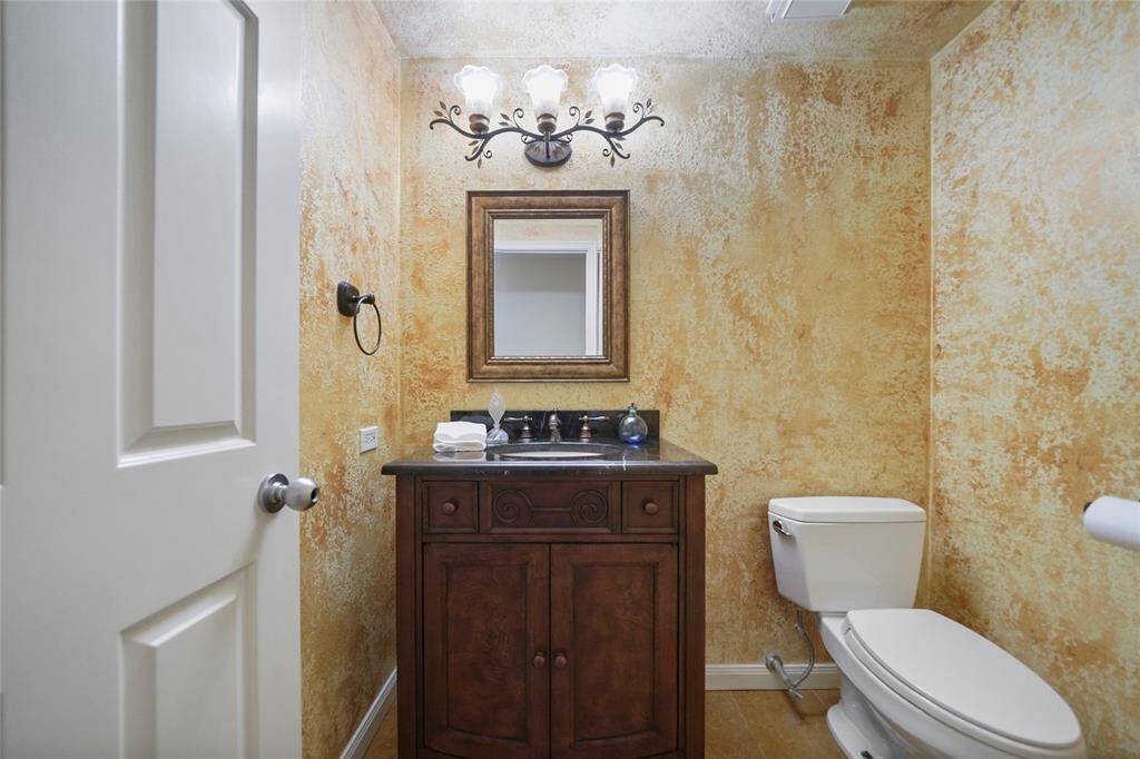 Powder room.