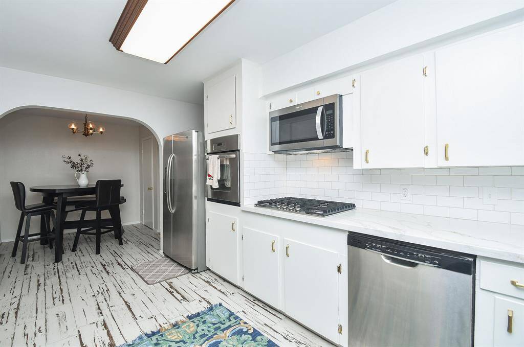 A cozy breakfast/casual dining nook sits just footsteps from the kitchen.