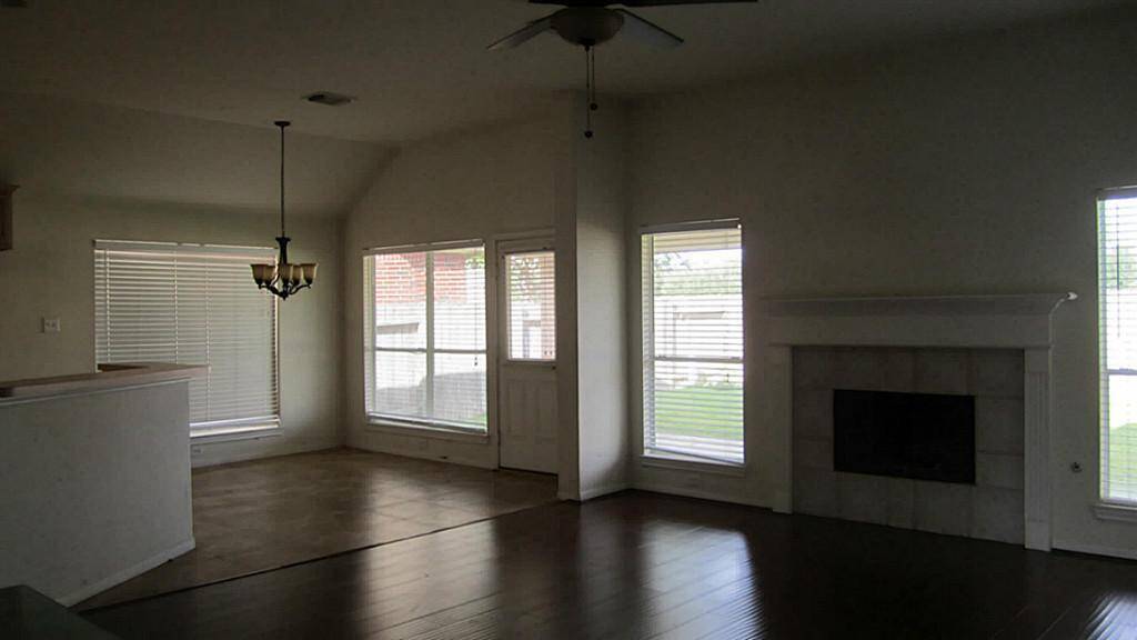 Kitchen/breakfast open to family room