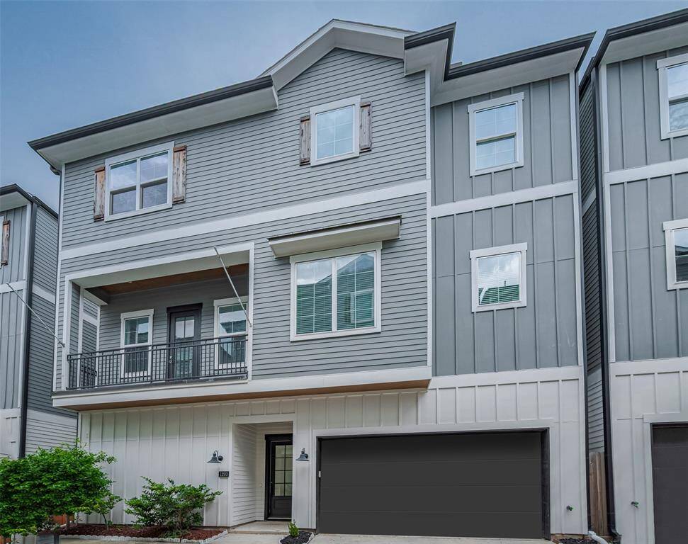 IMMEDIATB AVAILABILITY! Welcome to 1203 W. 24th St. in Shady Acres/Heights. Features 3 bedrooms/3.5 baths and a 2 car garage. Pets case by case basis. Washer/Dryer/Refrigerator included.