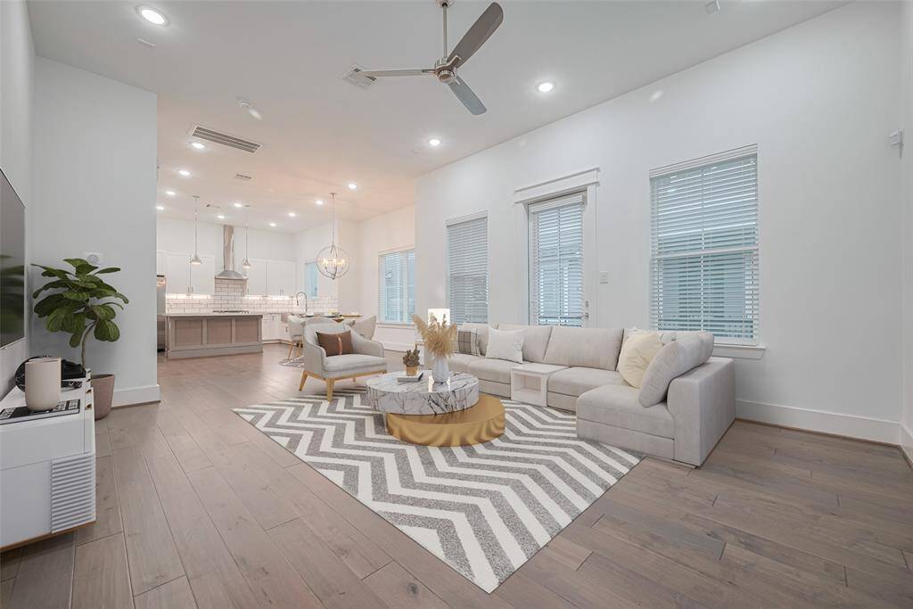 2nd floor living with 11 foot soaring ceiling, nice natural light and open floorplan that fits today’s living lifestyle.
