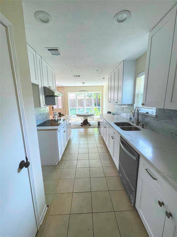 looking at heart of house from Mud room