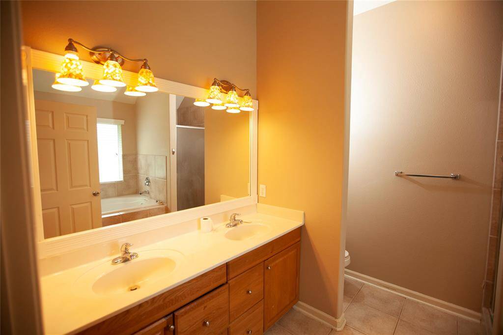 Double Sinks in Master Bath
