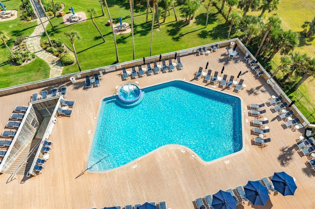 Amazing view of the pool and deck