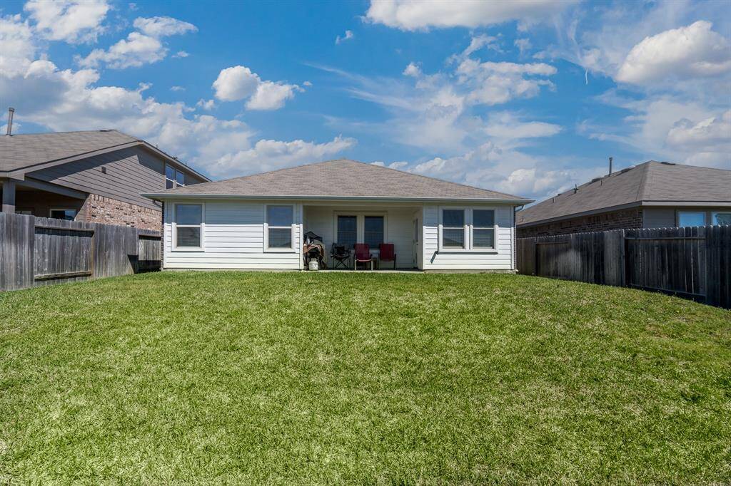 A nicely sized back yard.