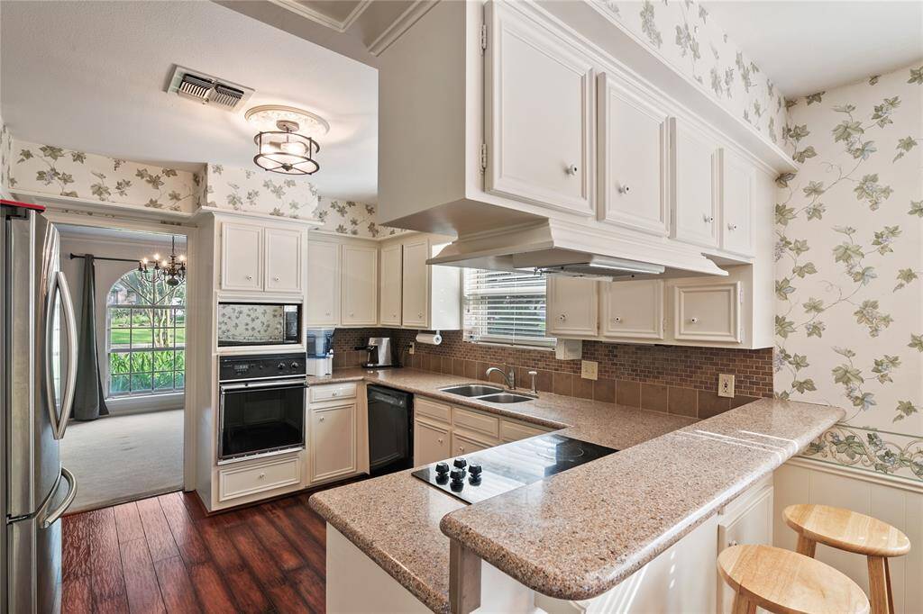 Spacious Kitchen