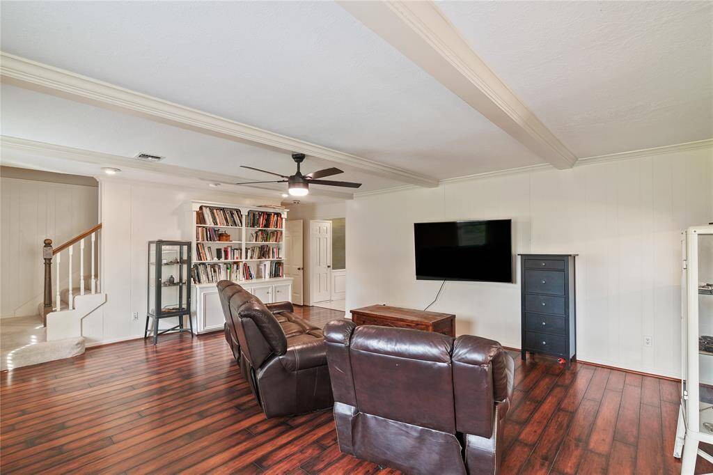 Den with Built-in bookshelf