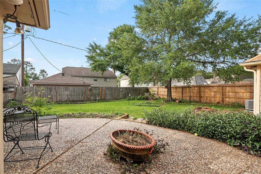 Big Patio overlooking the large backyard