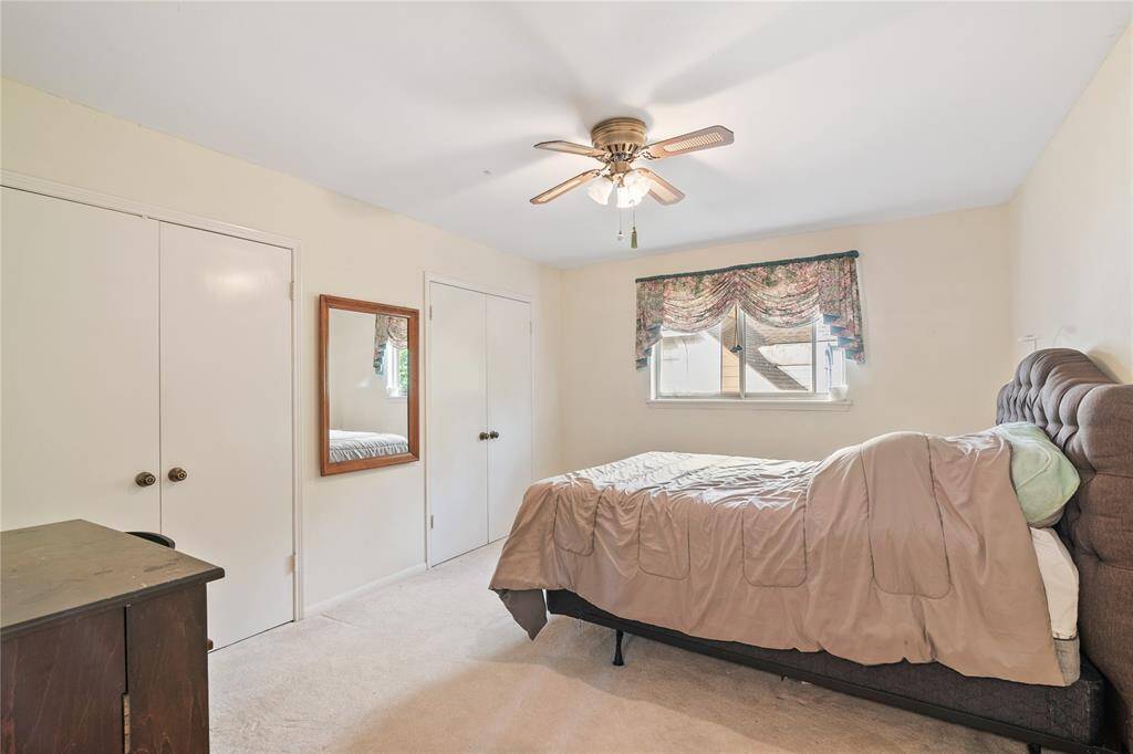 Large upstairs Bedroom