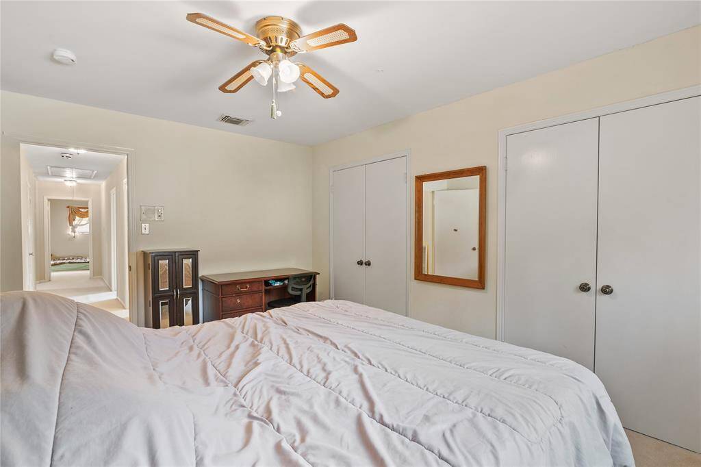 Large upstairs Bedroom