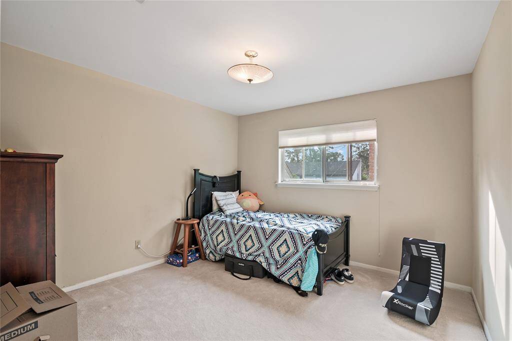 Large upstairs Bedroom