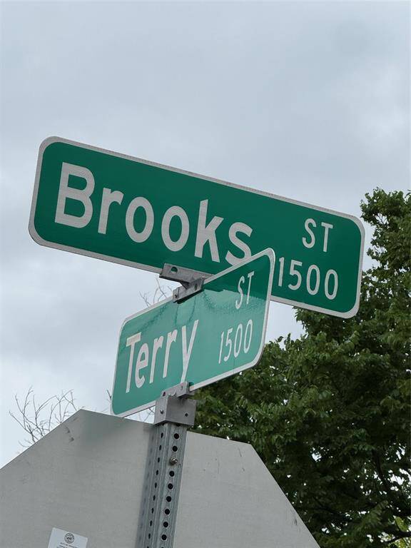 10,000 SF Corner Lot