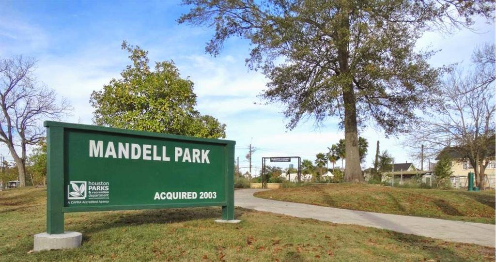 Enjoy convenience with the Mandell Park just minutes away