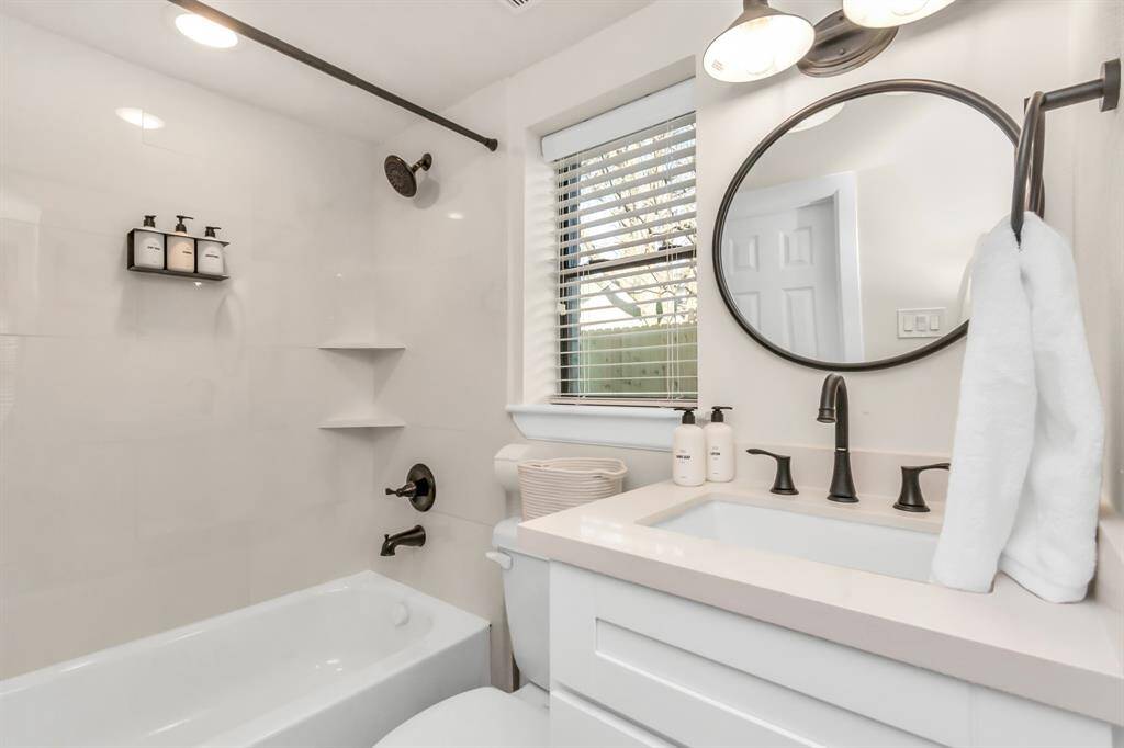 Apt 2-Bathroom
