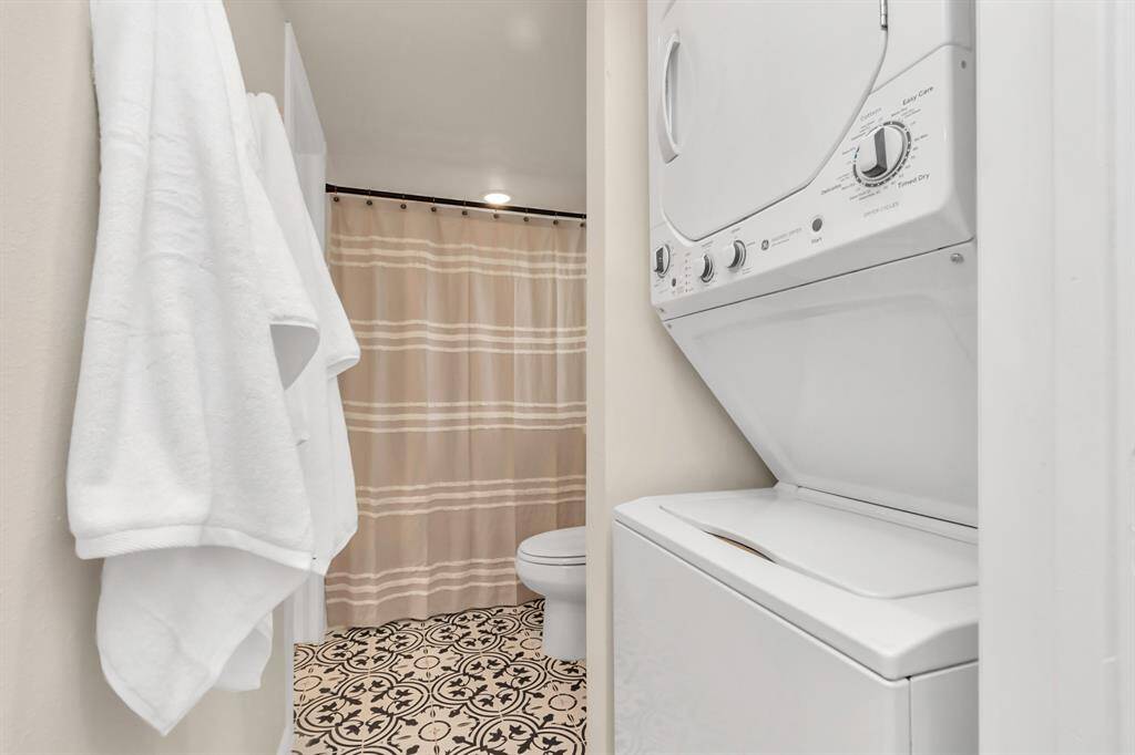 Apt 2-Laundry Area