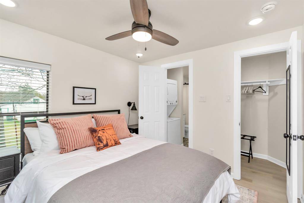 Apt 3-Bed Room
