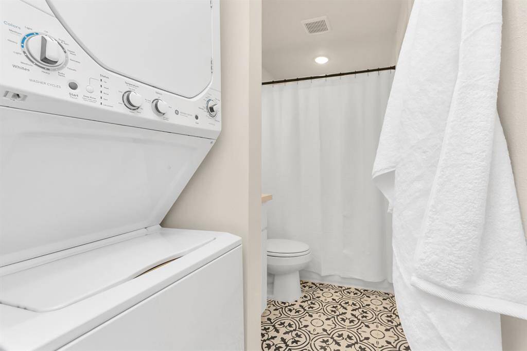Apt 3-Laundry Area
