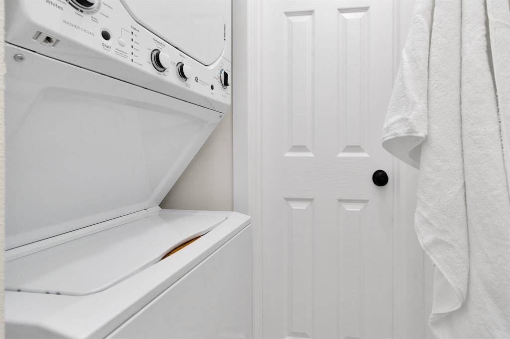 Apt 4-Laundry Area