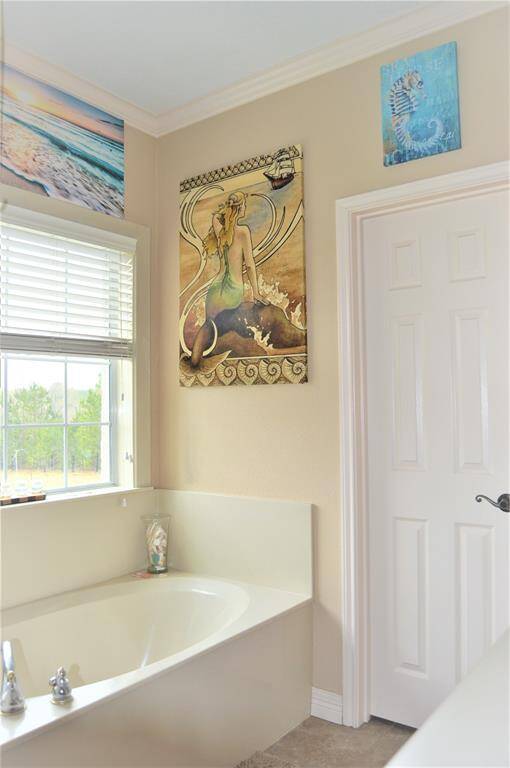 Soaking Tub/Separate shower