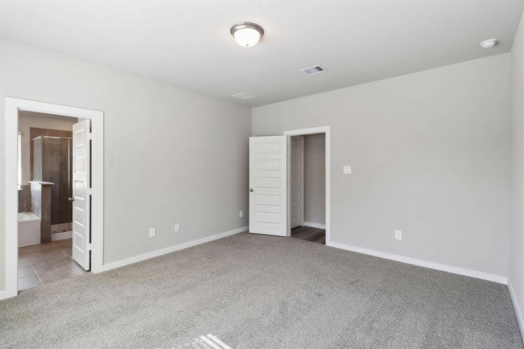 Photo is not of the actual home but is an inspirational photo of builder’s model home and may depict options, furnishings, and/or decorator features that are not included.