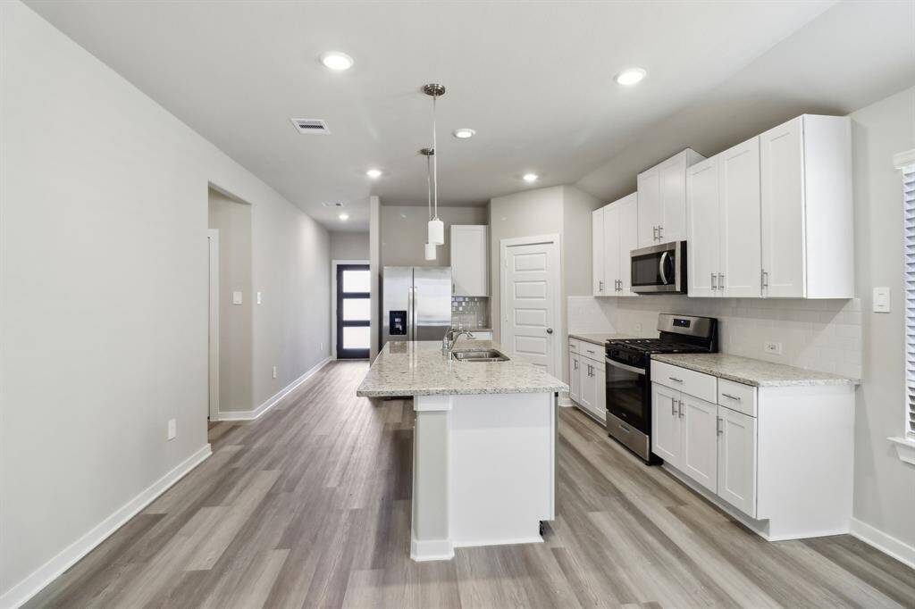 Photo is not of the actual home but is an inspirational photo of builder’s model home and may depict options, furnishings, and/or decorator features that are not included.