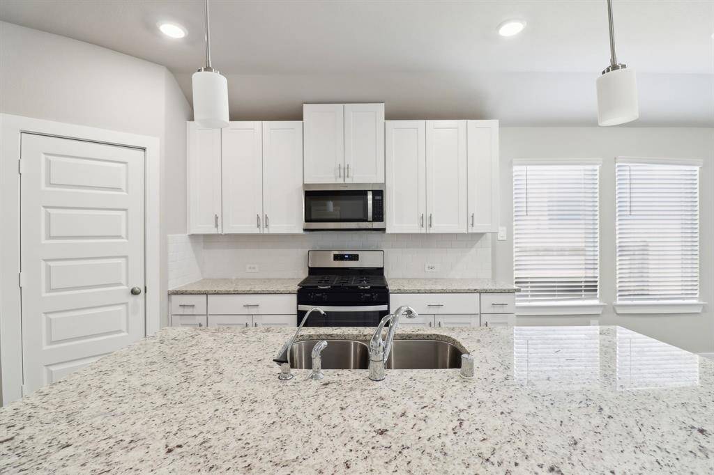 Photo is not of the actual home but is an inspirational photo of builder’s model home and may depict options, furnishings, and/or decorator features that are not included.