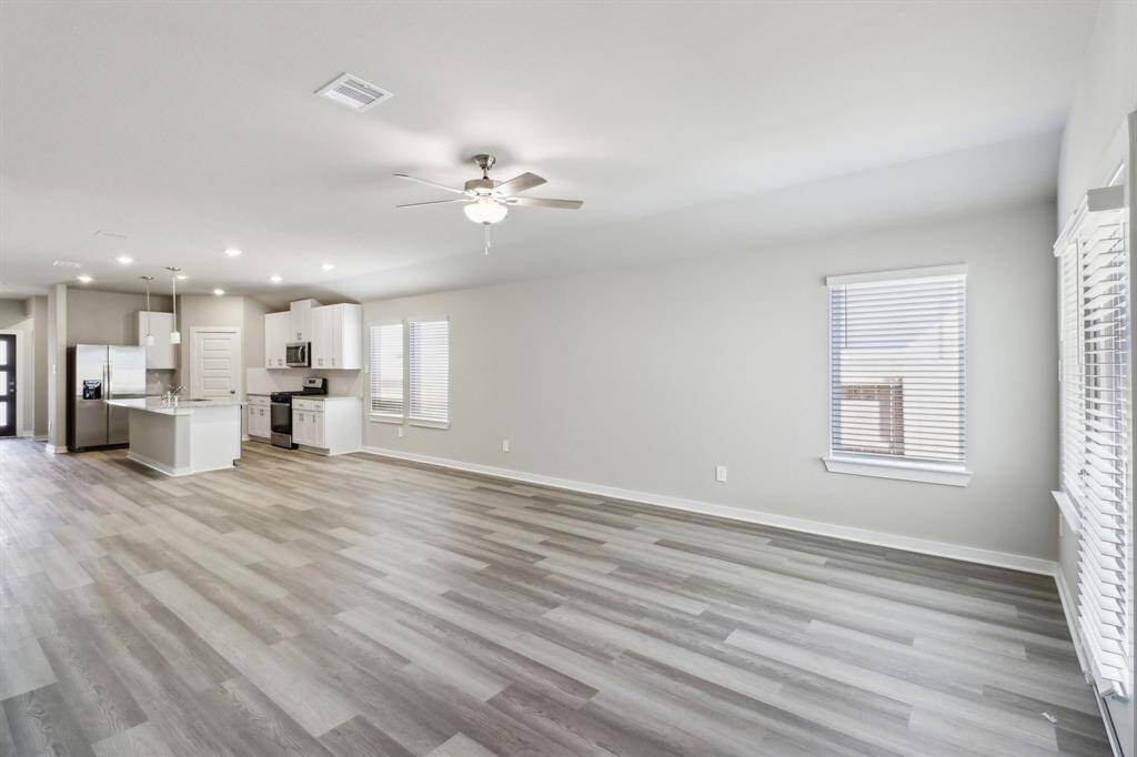 Photo is not of the actual home but is an inspirational photo of builder’s model home and may depict options, furnishings, and/or decorator features that are not included.