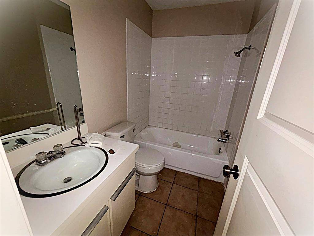 2nd Bathroom