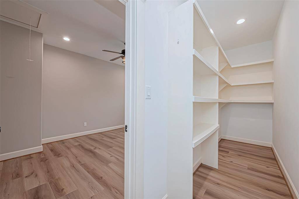 And a large closet that's perfect for storing all your projects and supplies!