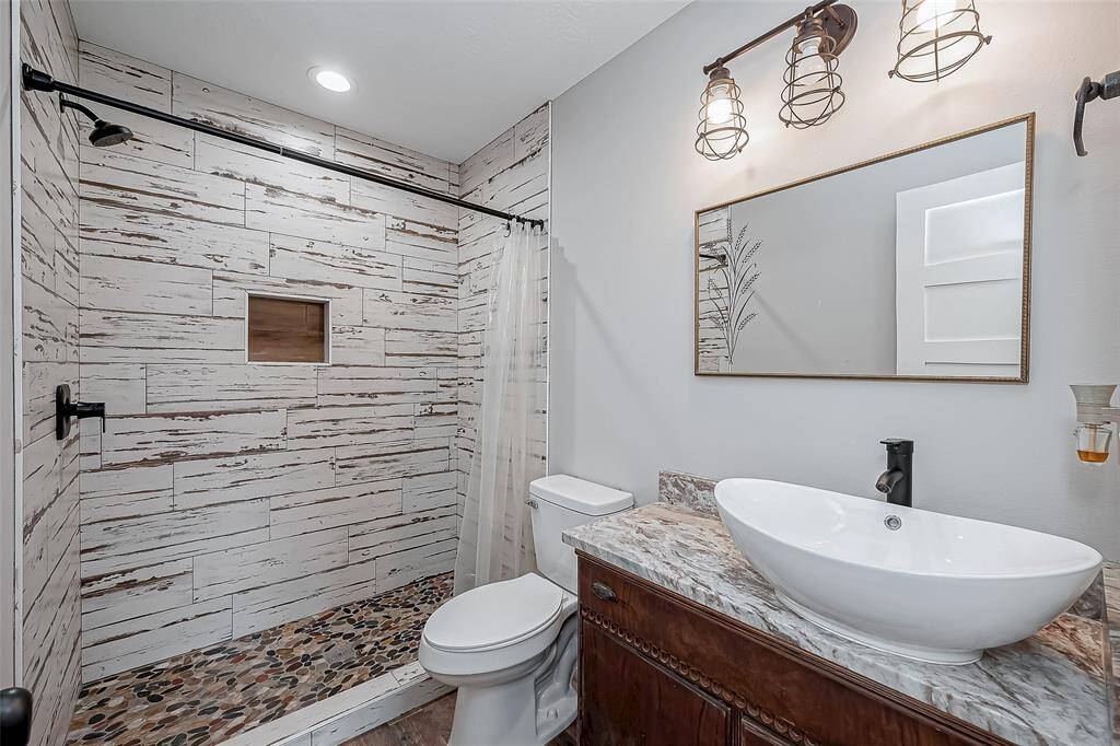 Featuring a spacious bedroom.