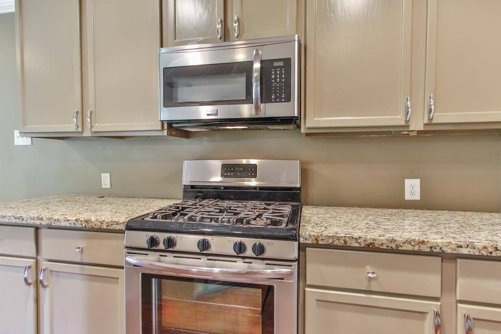 Stove and Microwave
