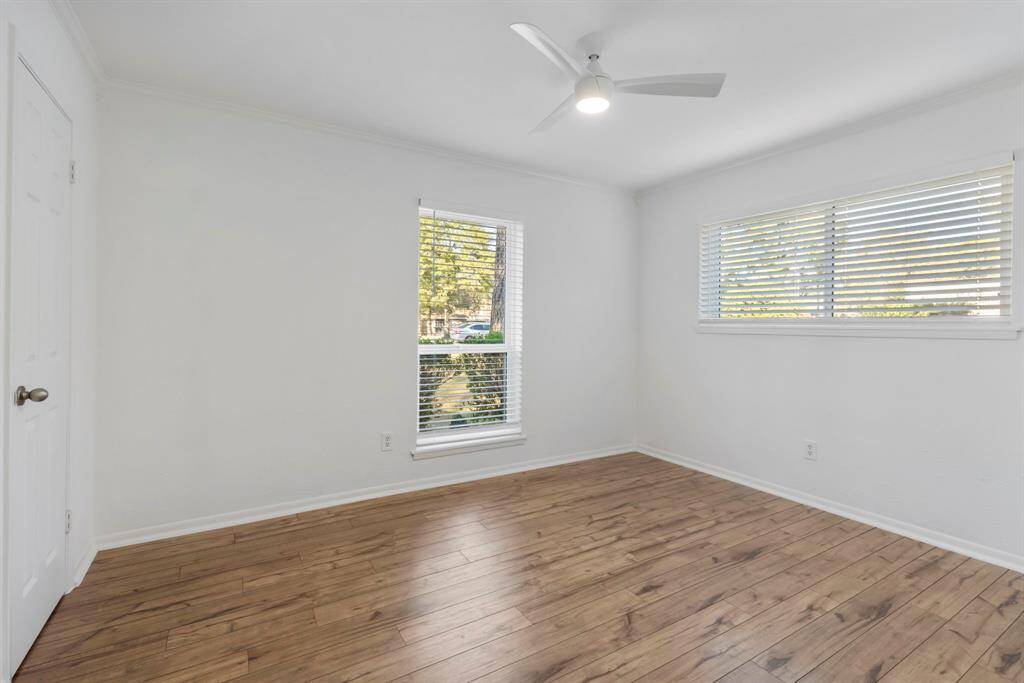 Secondary bedroom
