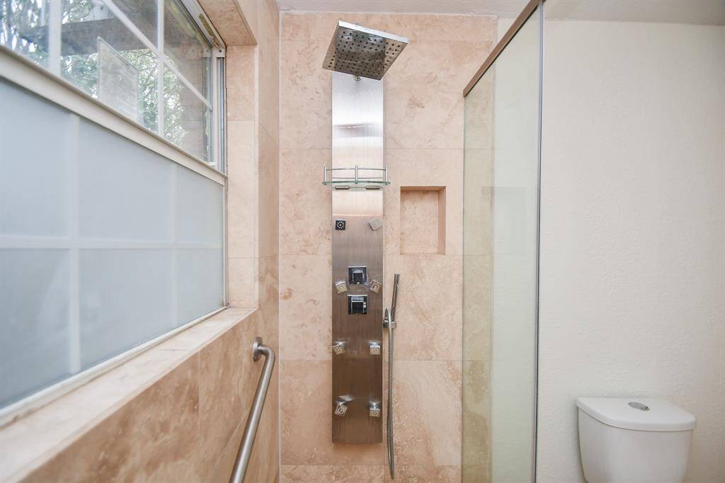 Walk-in tiled Modern shower