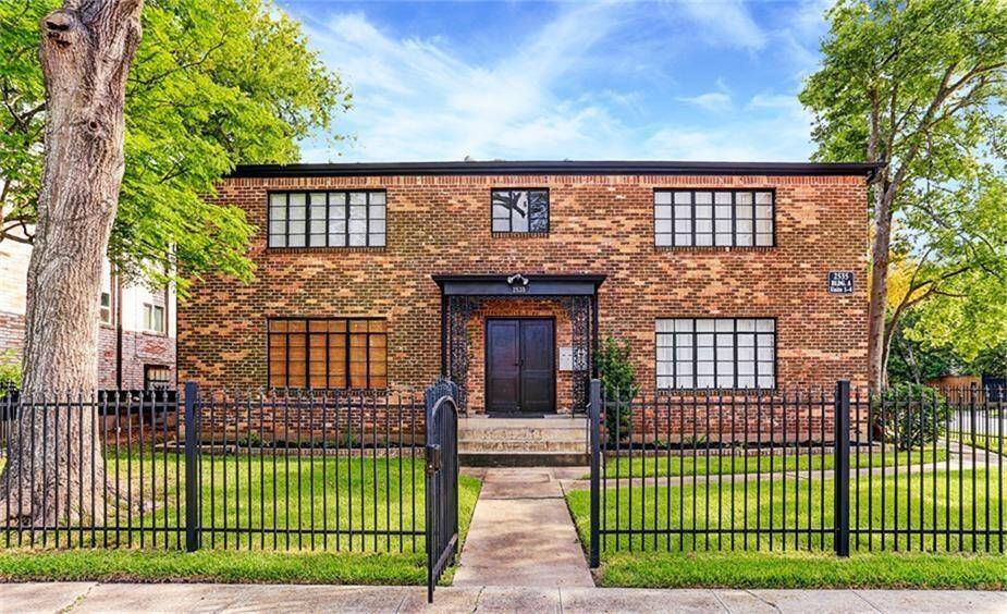 Charming complex of four units on corner of Kirby and Shakespeare near Rice Village. The unit is downstairs.