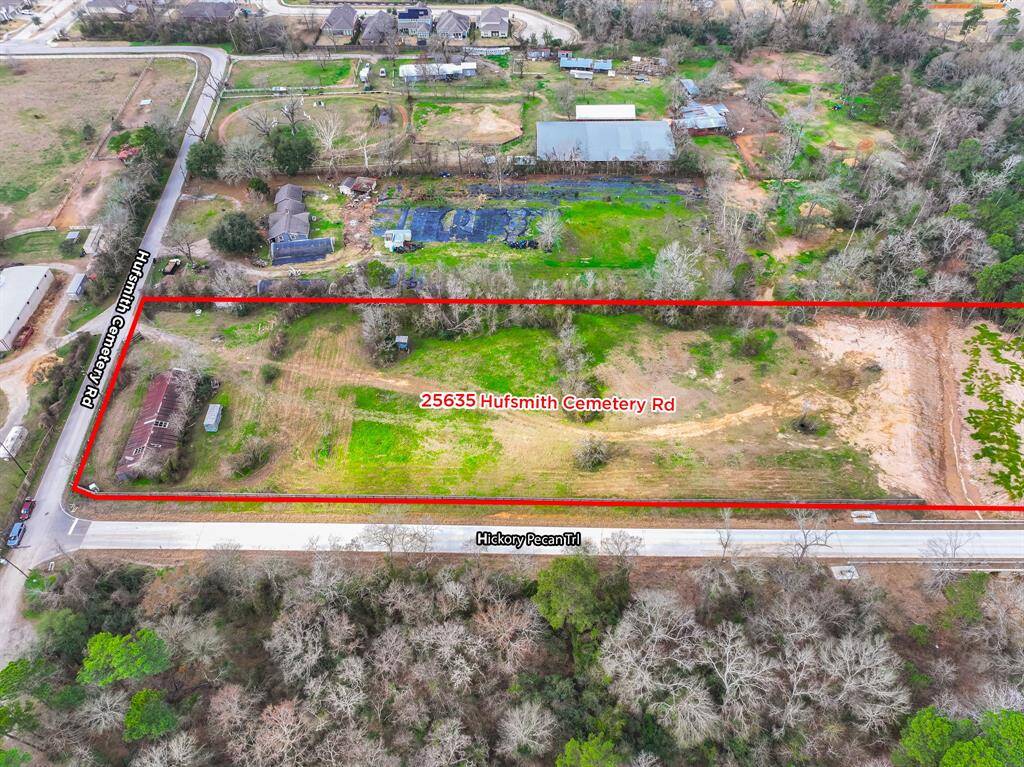 PROPERTY BOUNDARY SHOWN IS ONLY AN APPROXIMATION