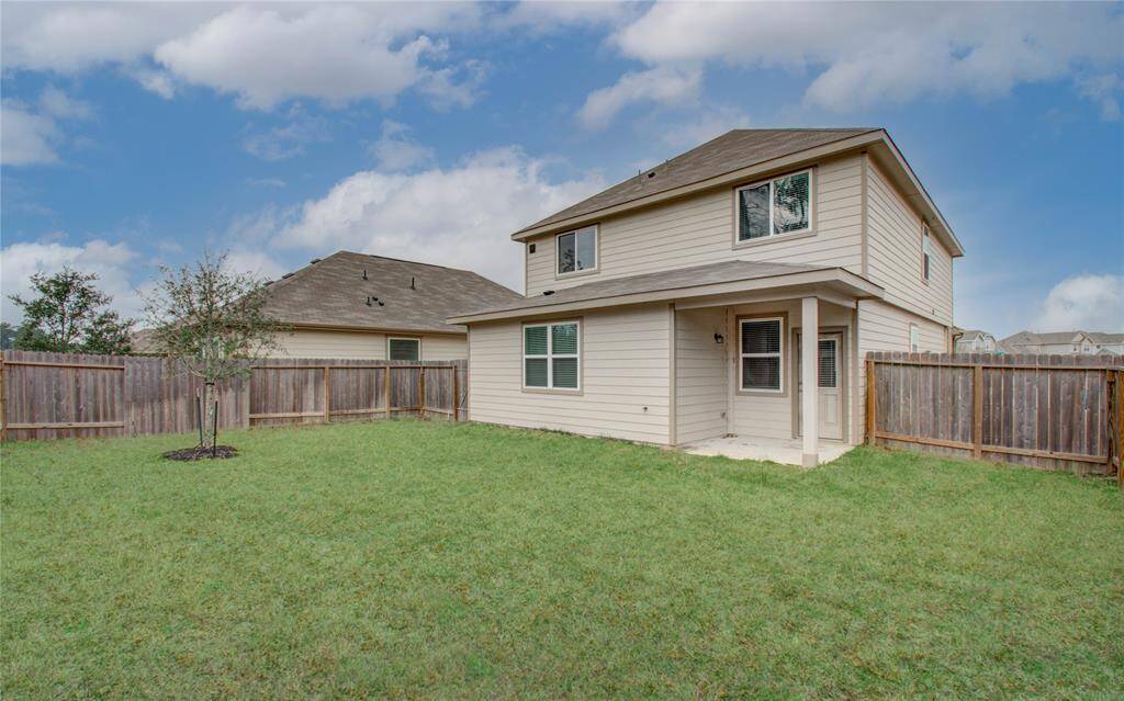 Backyard with no back neighbors!