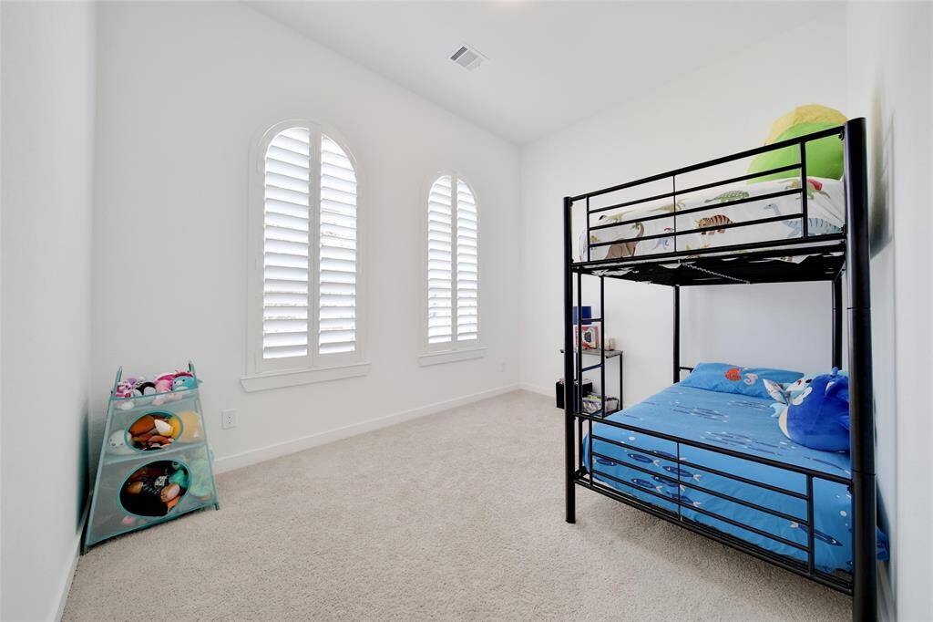 Secondary bedroom