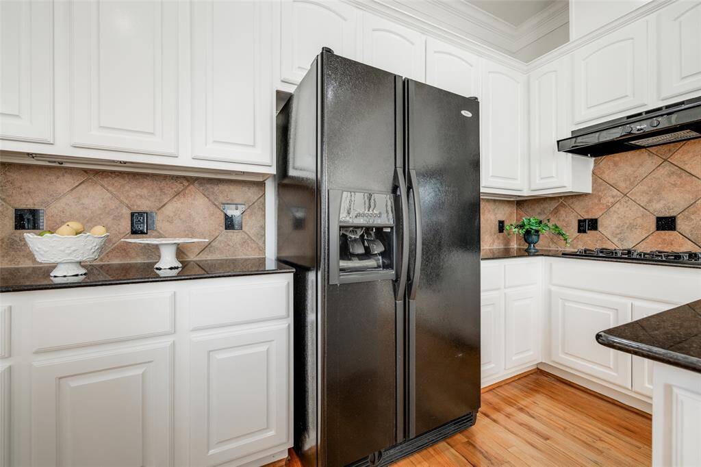 Refrigerator included in sales price