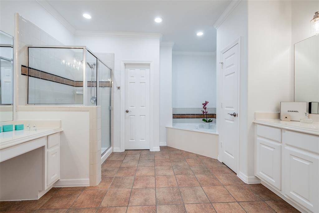 Huge Primary Bath