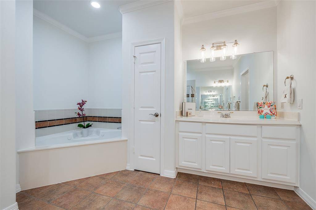 Fabulous large Primary bathroom with separate shower & bath, dual vanities