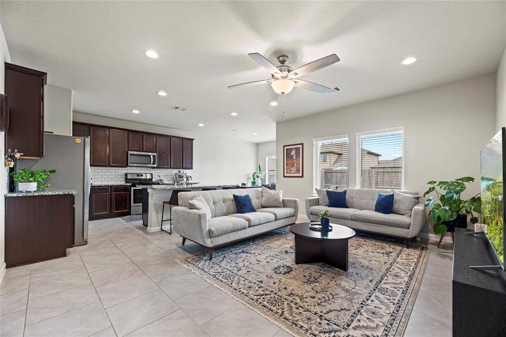 An open floorplan is fantastic for fostering a sense of togetherness and spaciousness in a home. It creates a fluidity between different areas, allowing for easy flow and communication between family members and guests.