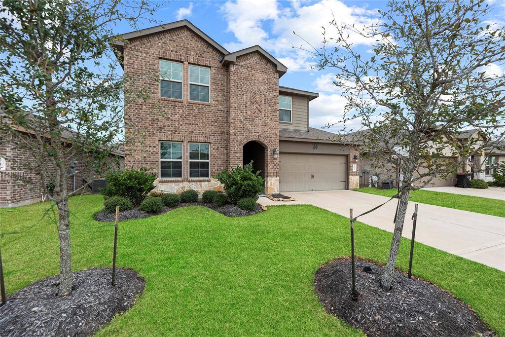 Welcome home to 29622 Weber Way Court nestled in the prestigious Tamarron Community in Katy!