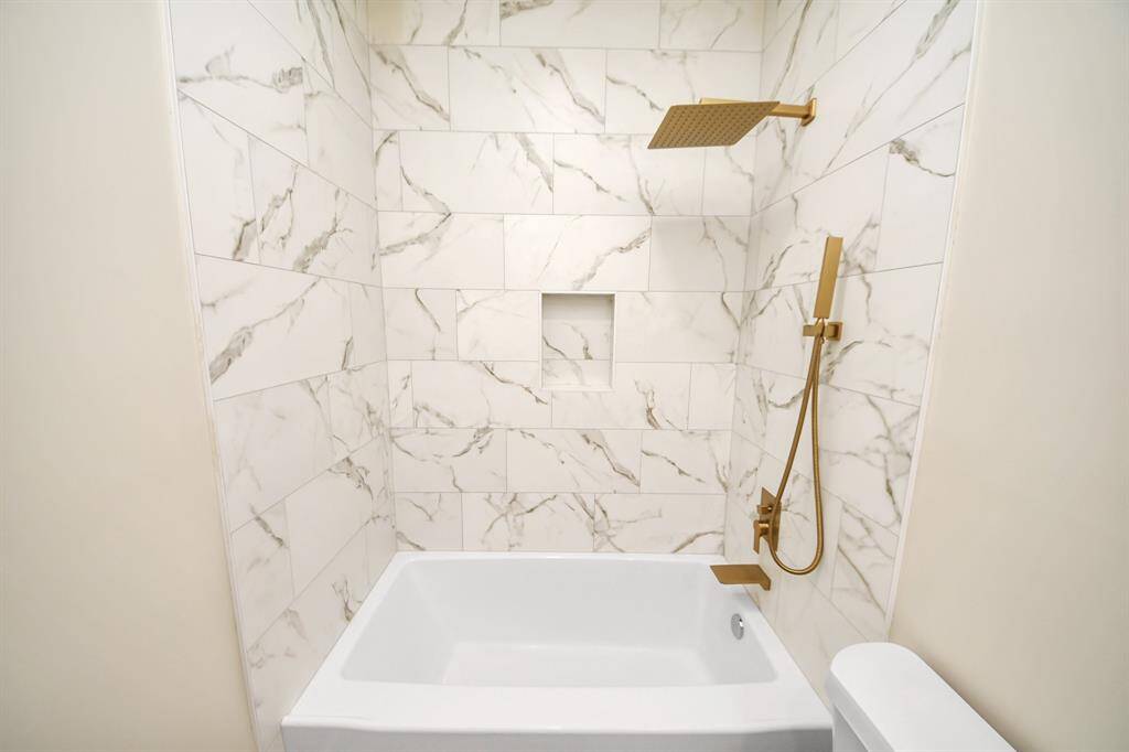 2nd Bathroom