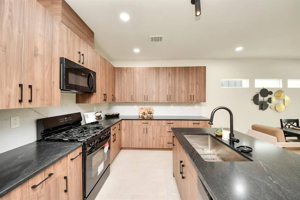 Beautiful custom cabinets with soft close drawers and cabinets.