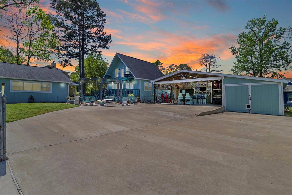 Welcome to Lake Livingston Living!
