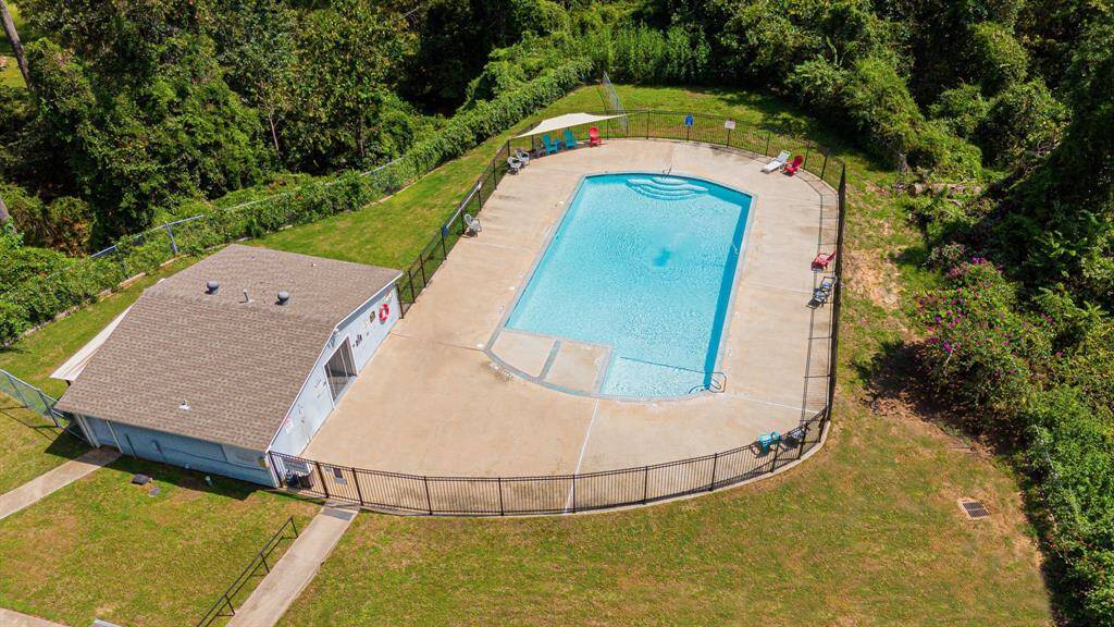 Community pool